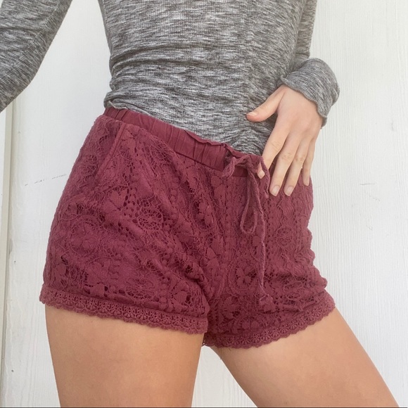 Red floral patterned shorts - Picture 3 of 3